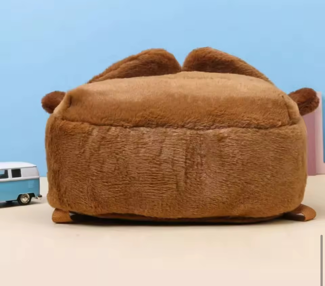 Miniatura 2 de COMBO MOCHILA + BOLSO CAPYBARA AFELPADO